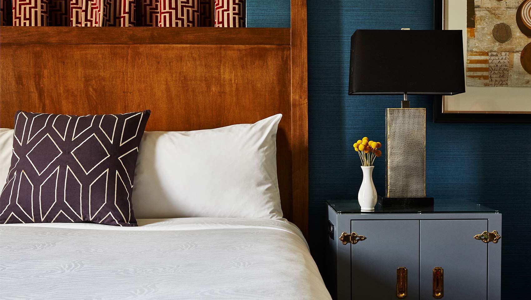 deluxe guest room