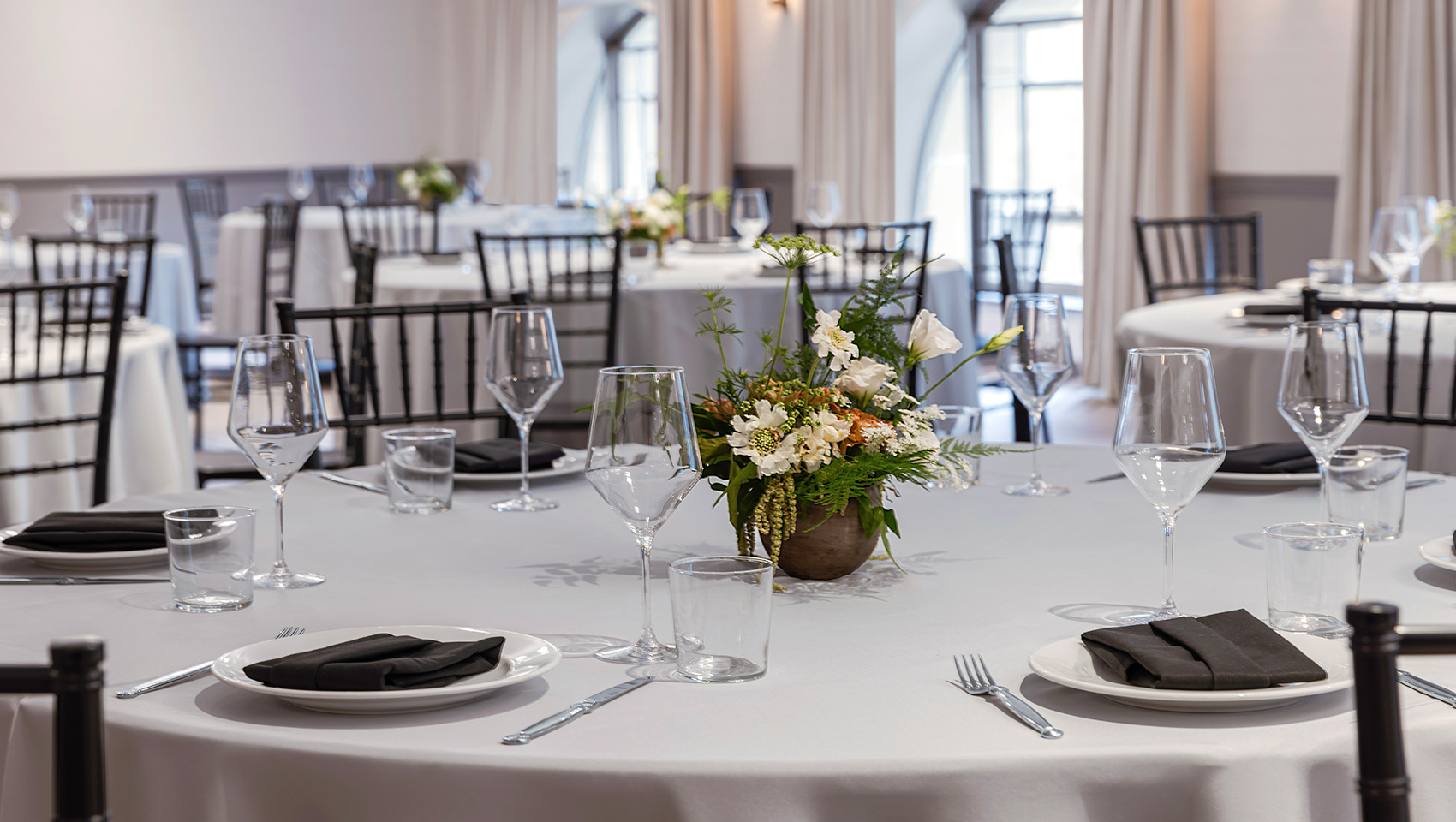 kimpton monaco slc wedding reception guest table