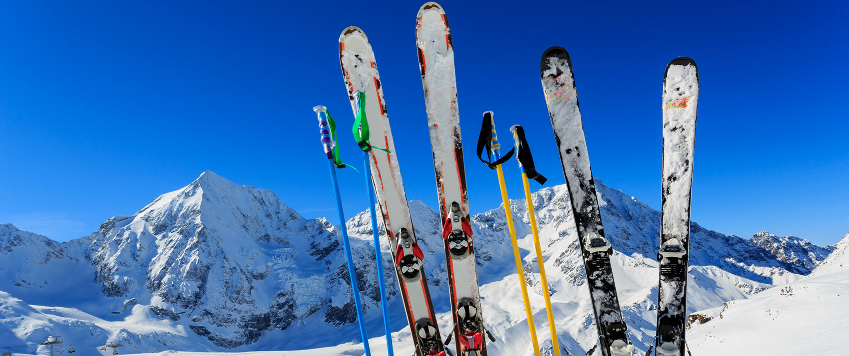 skis